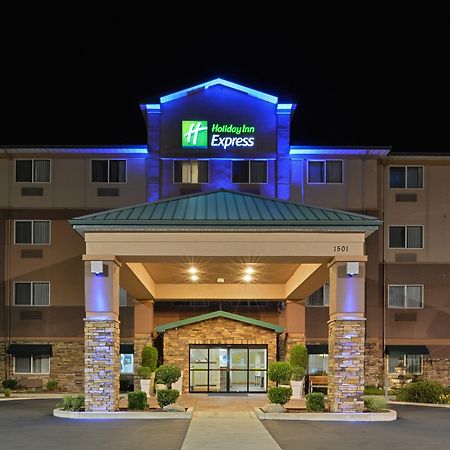 Clarion Pointe Medford Hotell Eksteriør bilde