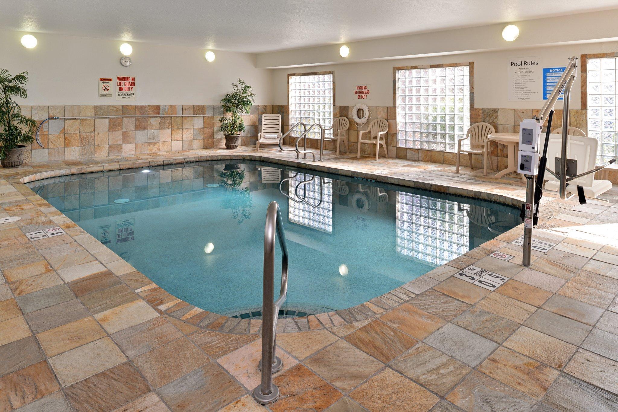 Clarion Pointe Medford Hotell Eksteriør bilde