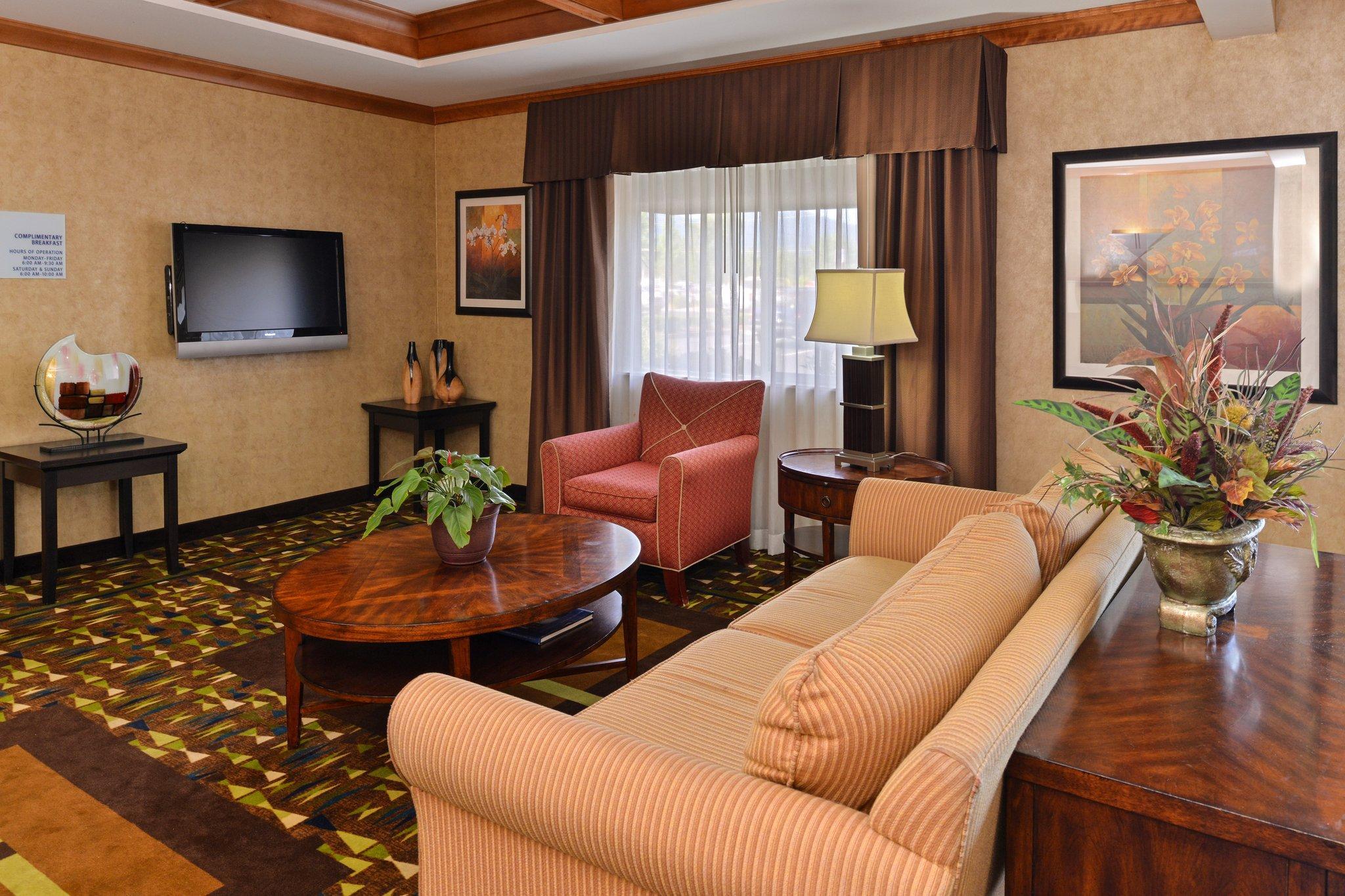 Clarion Pointe Medford Hotell Eksteriør bilde