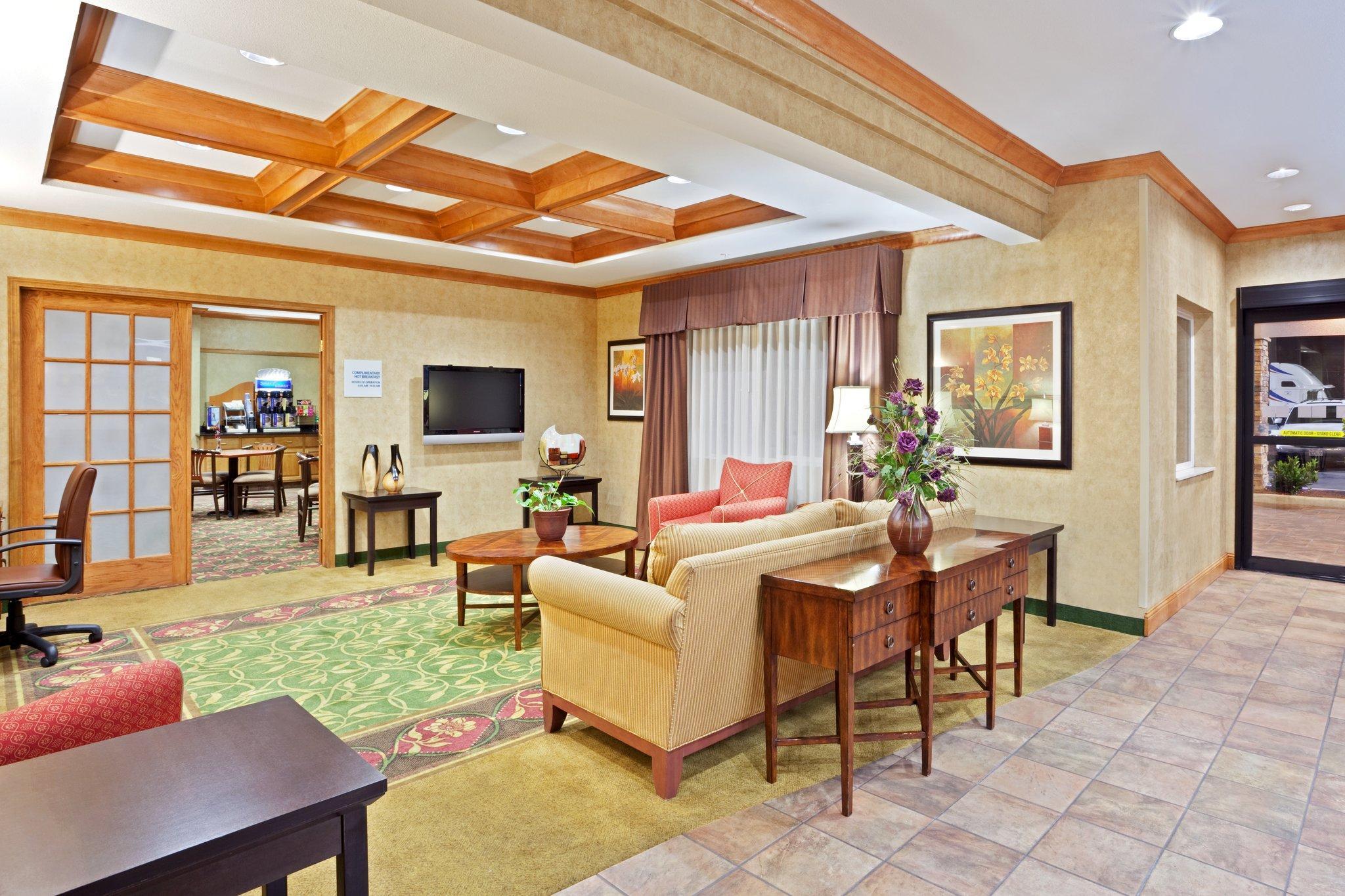 Clarion Pointe Medford Hotell Eksteriør bilde