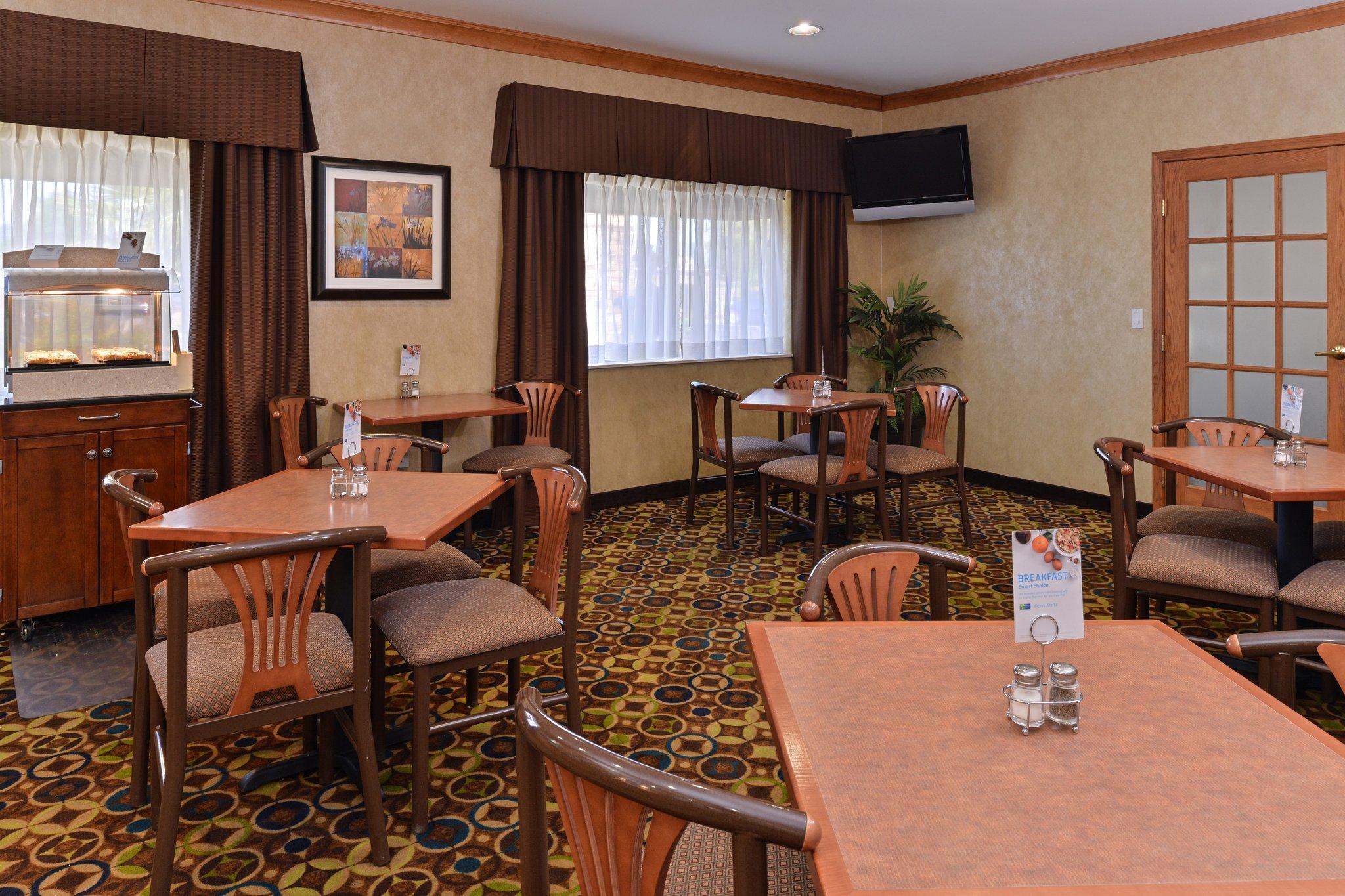 Clarion Pointe Medford Hotell Eksteriør bilde
