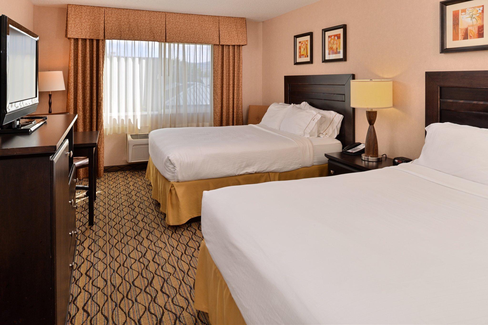 Clarion Pointe Medford Hotell Eksteriør bilde