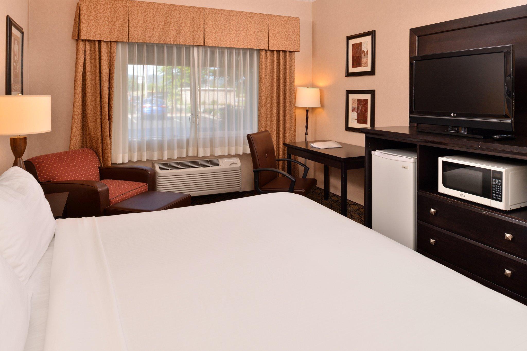 Clarion Pointe Medford Hotell Eksteriør bilde
