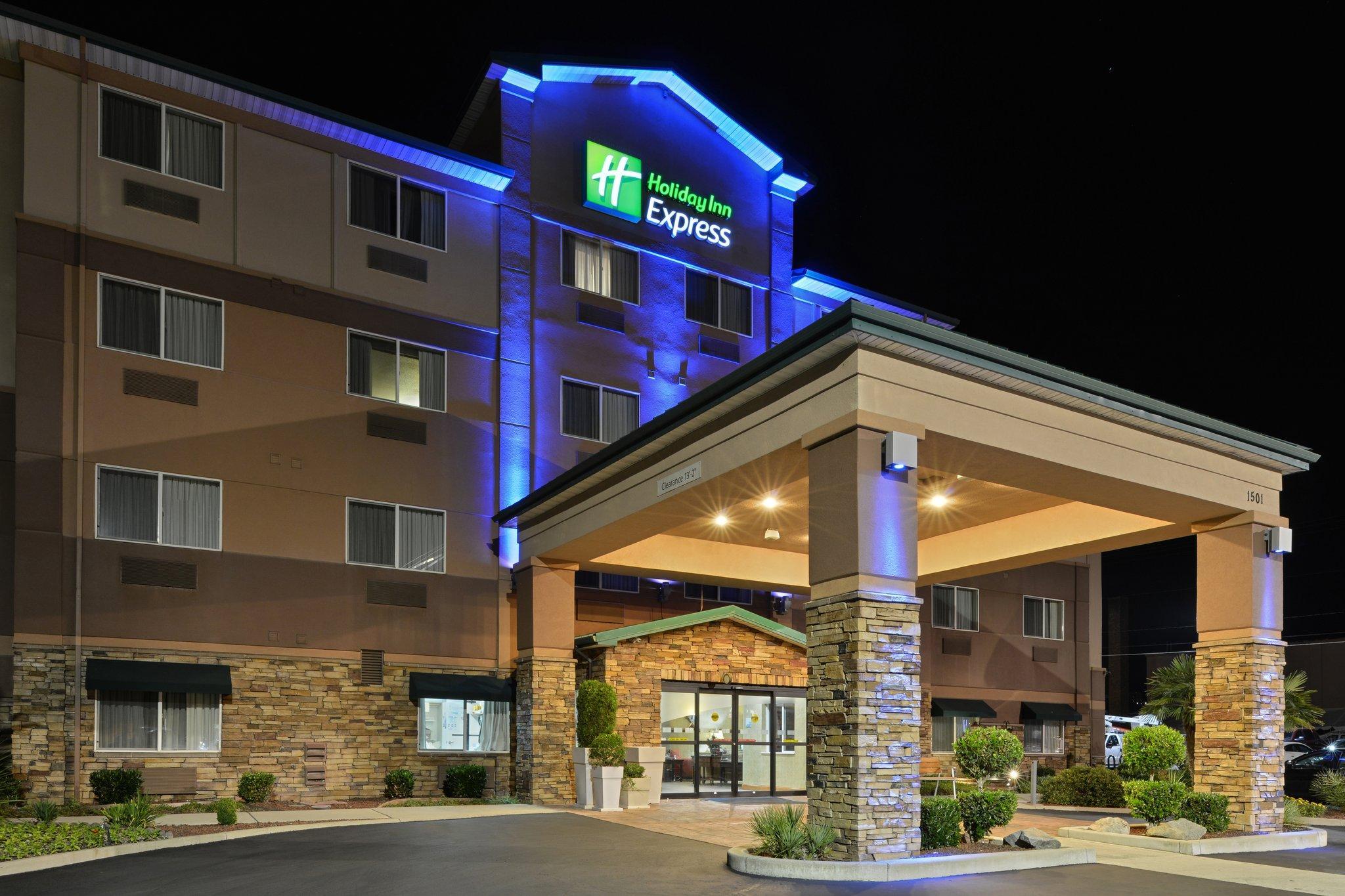Clarion Pointe Medford Hotell Eksteriør bilde